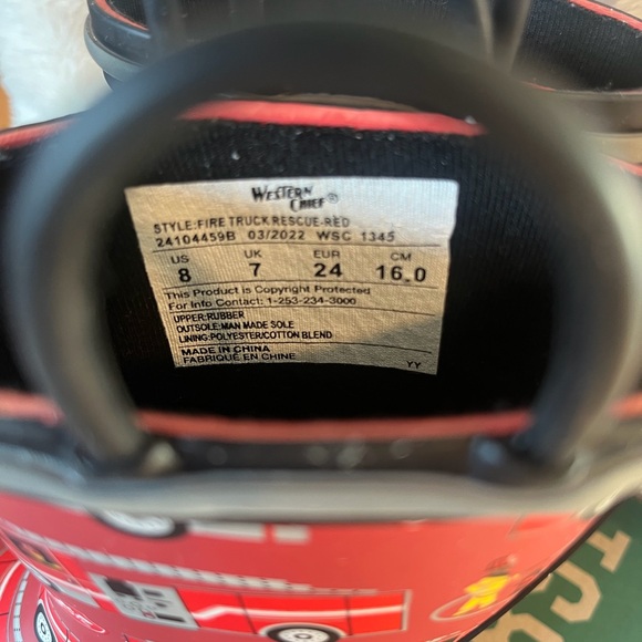 •Western Chief•Toddler Fire Truck Rain Boots | Size 8 - Picture 4 of 5